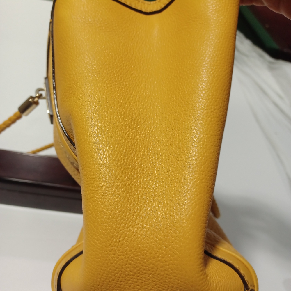 Gucci Bella Medium Tote Bag - Picture 10 of 14